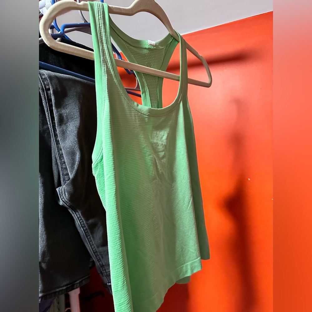 Swiftly Tech Racerback Tank Top 2.0 *Race Length. Size 8 Lululemon